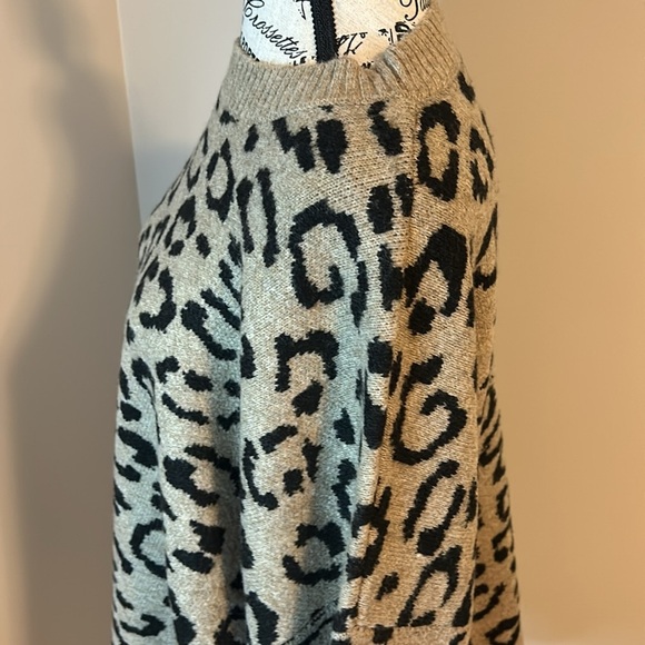 Reitman’s chetah print - Picture 13 of 14